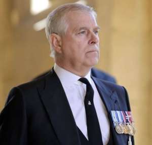 Prinţul Andrew a pierdut titlul regal şi va părăsi Royal Lodge